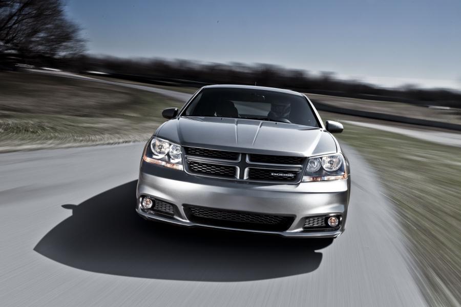  Dodge Avenger R/T 2012 года  (фото 18 из 24)